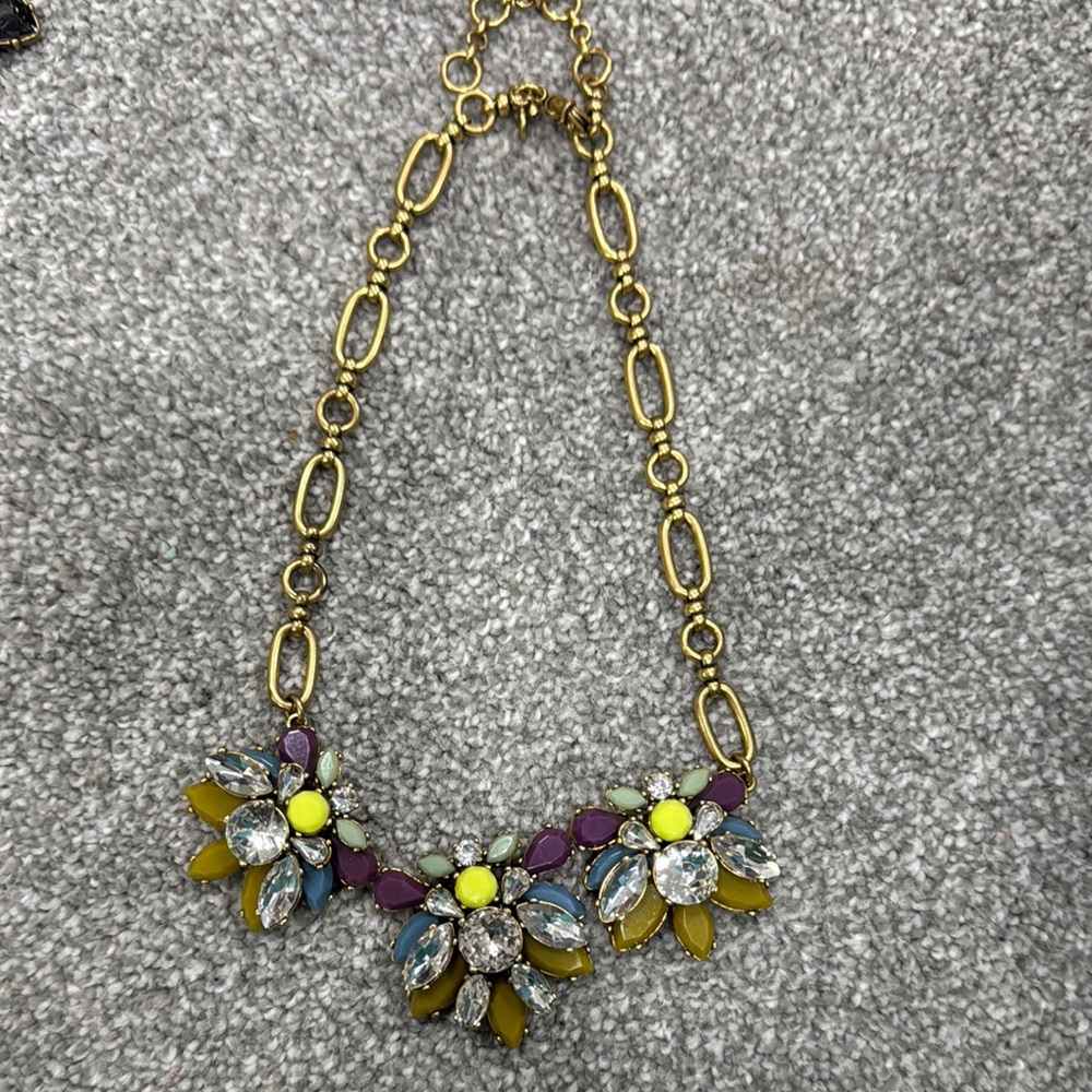 Elegant Gold and Multicolor Statement Necklace